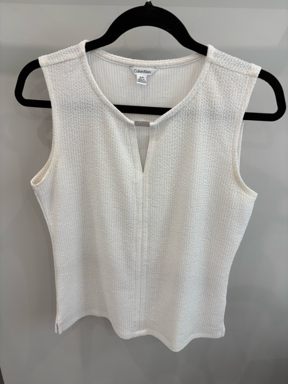 Calvin Klein Cream Textured V-Notch Sleeveless Top